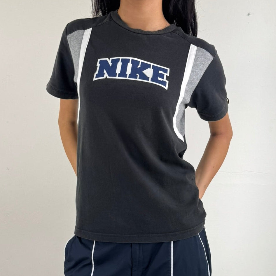 Vintage Y2K Nike T-Shirt - Women's Black (M)