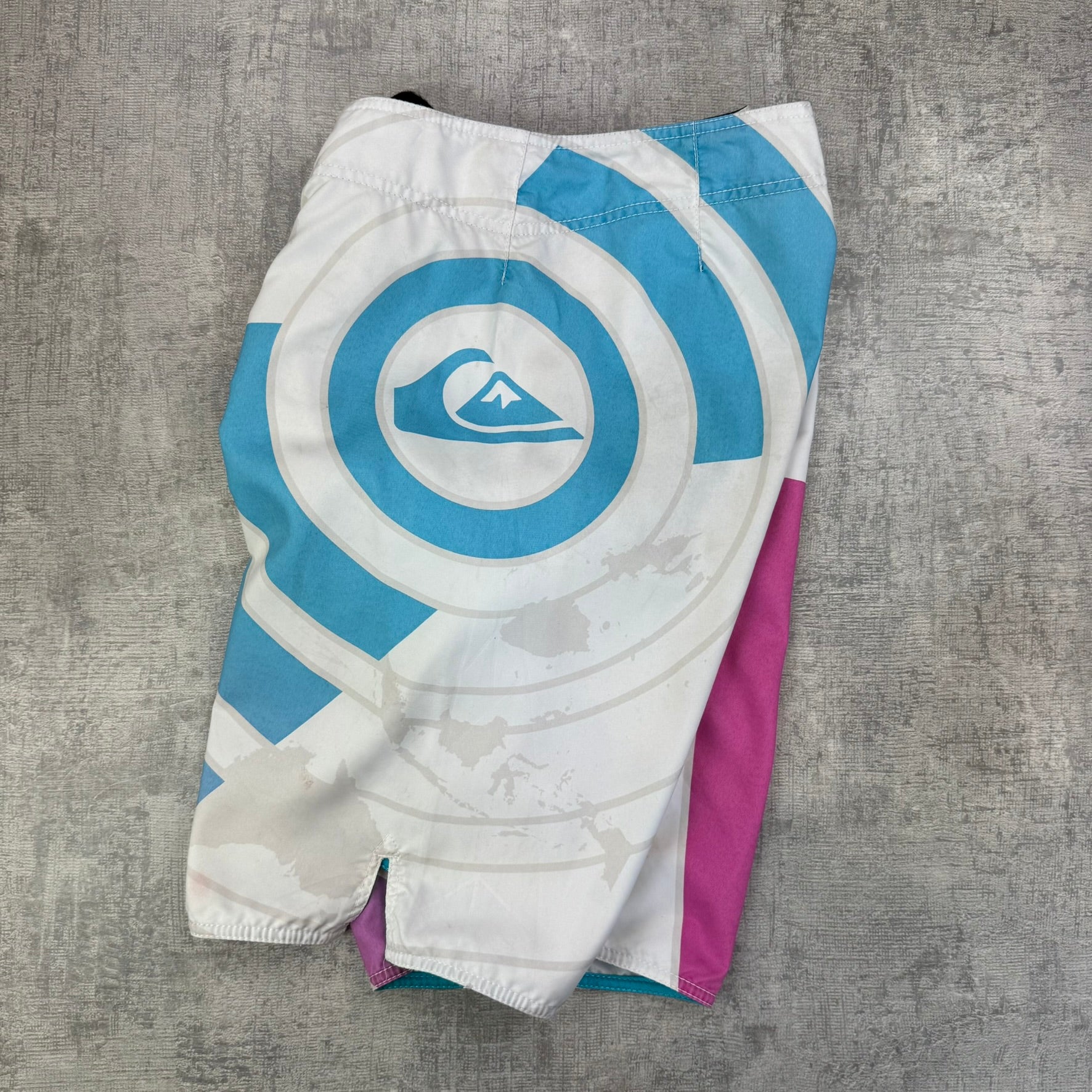 Vintage Y2K Quicksilver Boardshort's - Men's White & Blue (32)