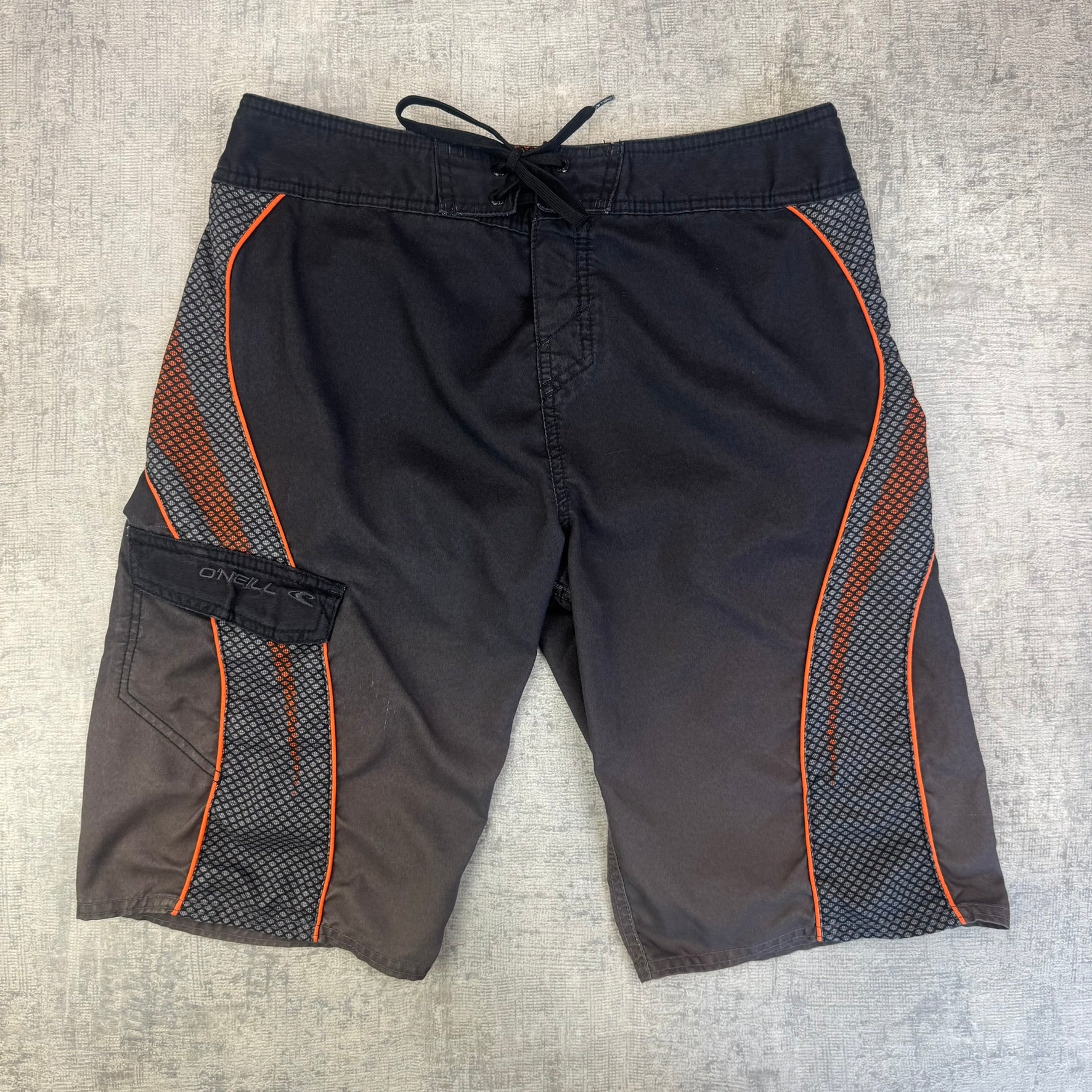 Vintage Y2K O'Neill Boardshorts - Men's Black & Grey (30)