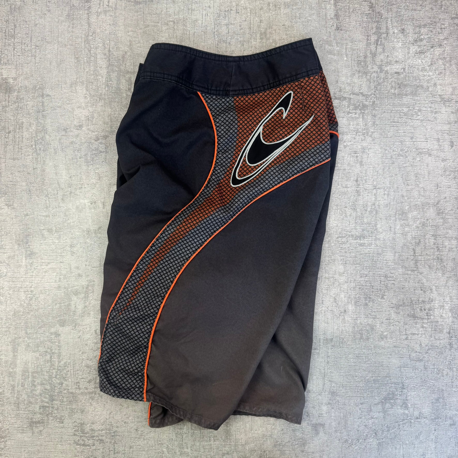 Vintage Y2K O'Neill Boardshorts - Men's Black & Grey (30)