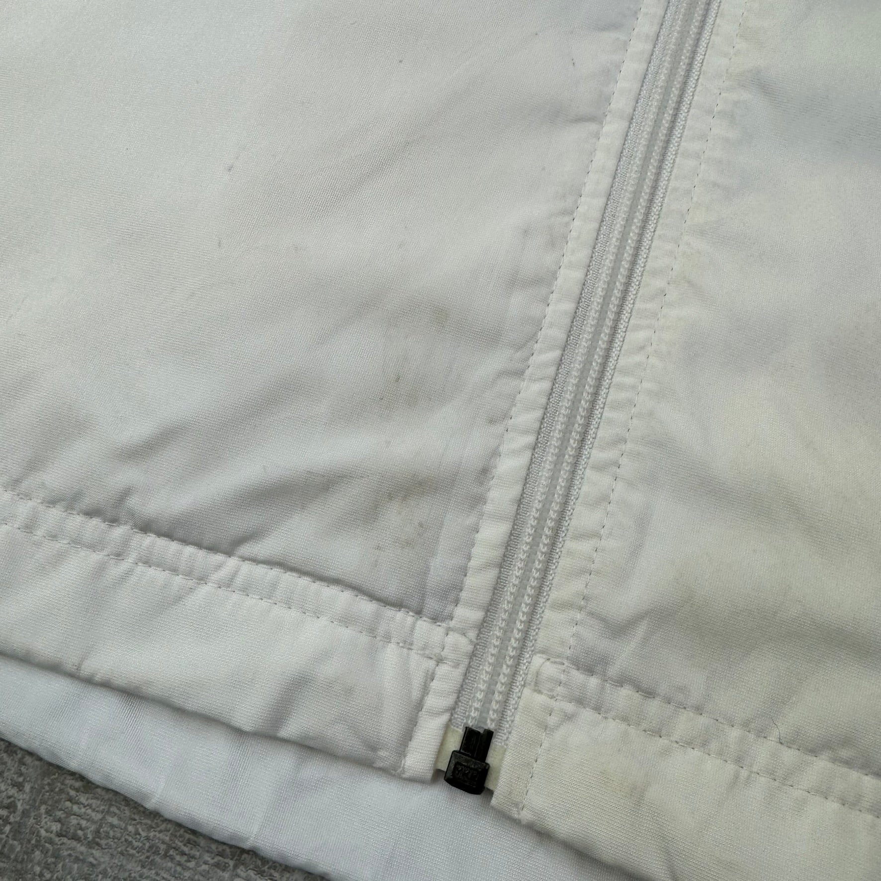 Vintage Y2K Nike Spray Jacket - Men's White (L)